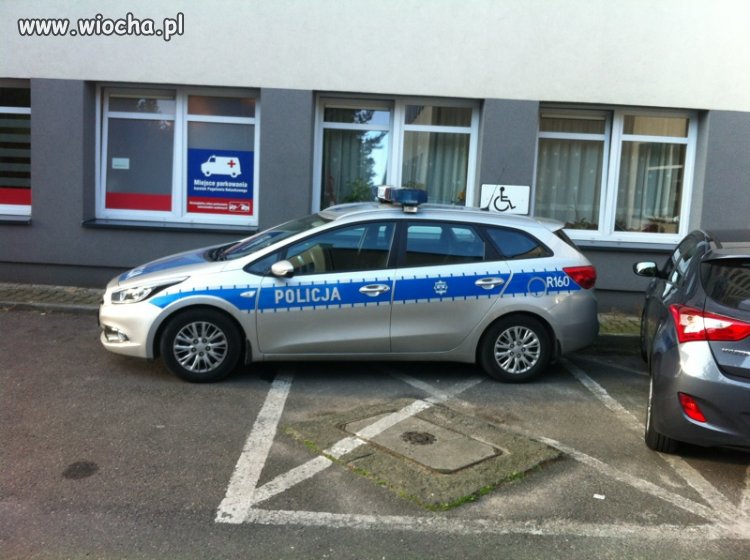 Pół miejsca zostawili 