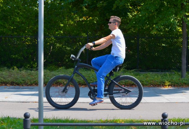 Hoffman na rowerze