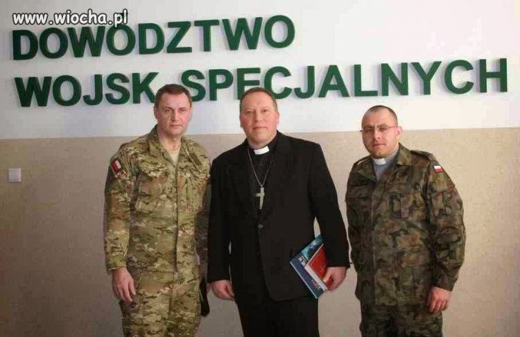 Oficerskie etaty za klepanie pacierzy w XXI w.