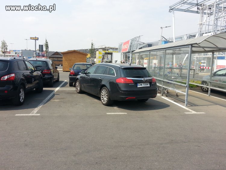 A pod tesco parkuje tak...
