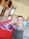Niektórzy ludzie mają nasrane  w głowie 