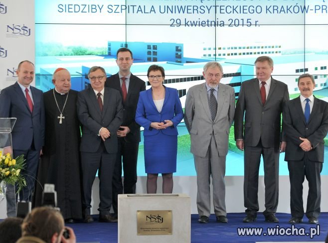 Krakowska ustawka... Kopacz wmurowała kamień...