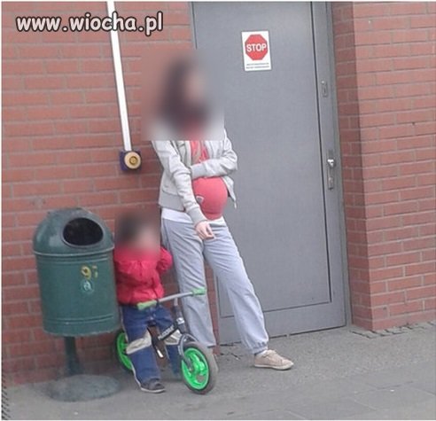 Palenie szkodzi, ale jak widać nie wszystkim.