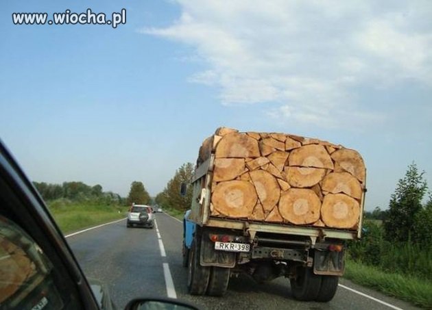 Perfekcyjne ułożenie drewna