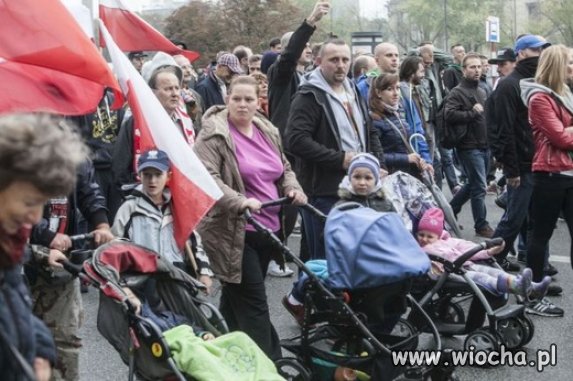 Gazeta.pl pisze, że wczoraj neonaziści protestowali