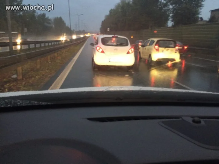 Kolejny szeryf na drodze... 