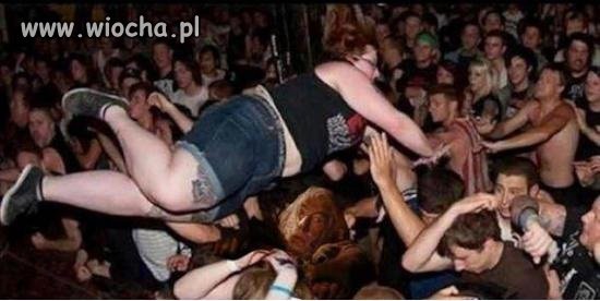I weź stań sobie na koncercie pod sceną