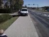 Kolejny burak nie umie parkować.