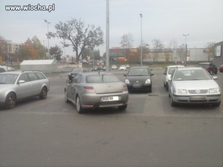 Bo bokiem się lepiej prezentuje