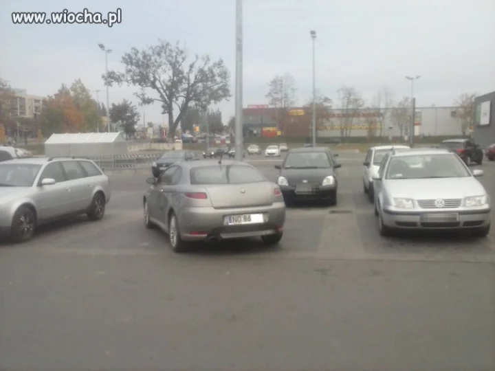 Bo bokiem się lepiej prezentuje