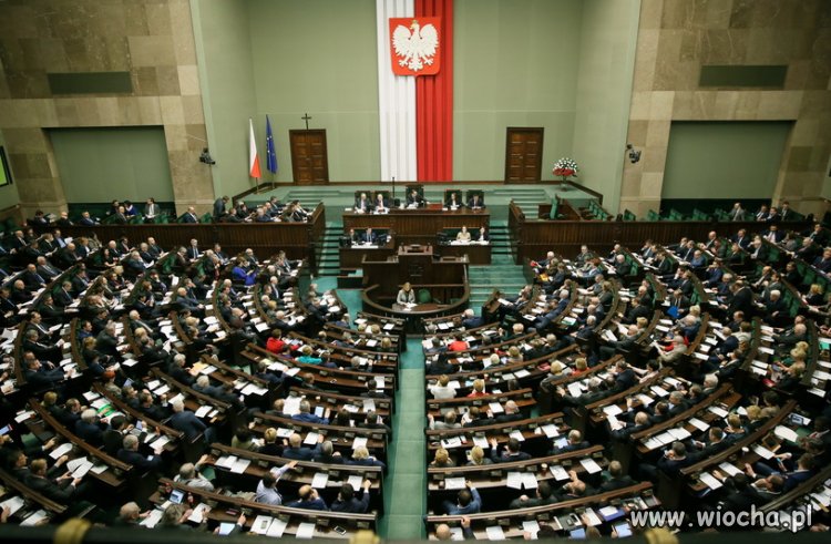 "Zamieszanie w sejmie, skandal, dyktatura..." 