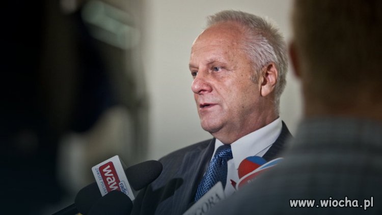 Niesiołowski wstydzi się prezydenta Dudy...