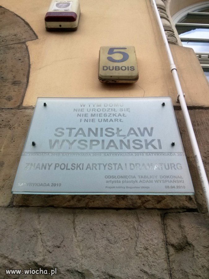 Wyjątkowy dom, tablica pamiątkowa.