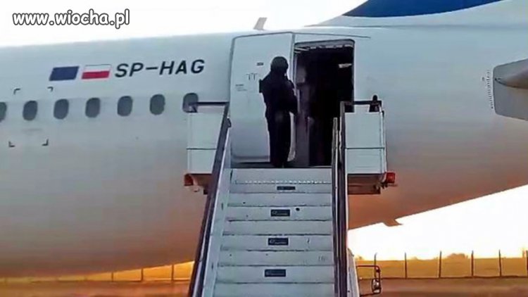 Chciał być dowcipny