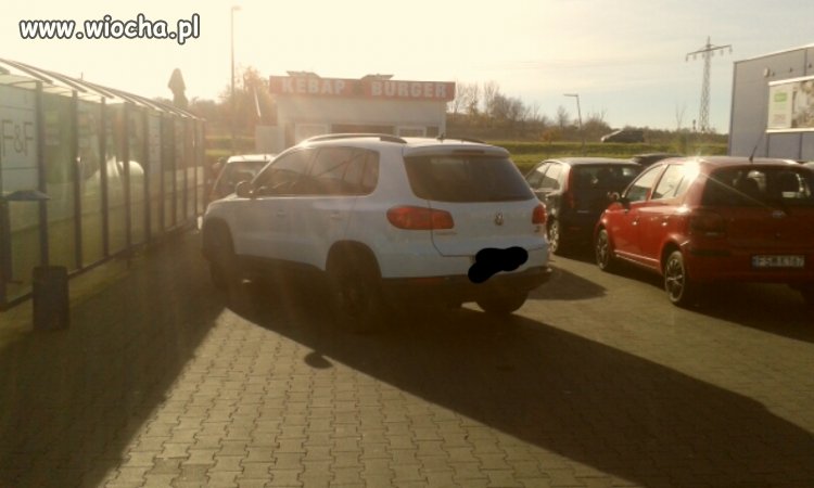 A pod Tesco w Świebodzinie mistrzyni parkowania