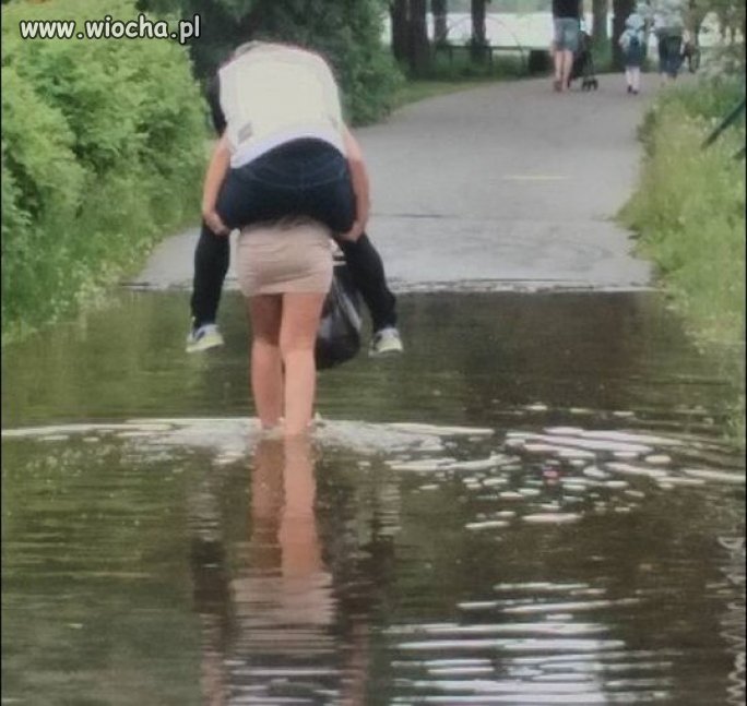 Pomocna dziewczyna.