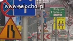 Polska znakami drogowymi stoi