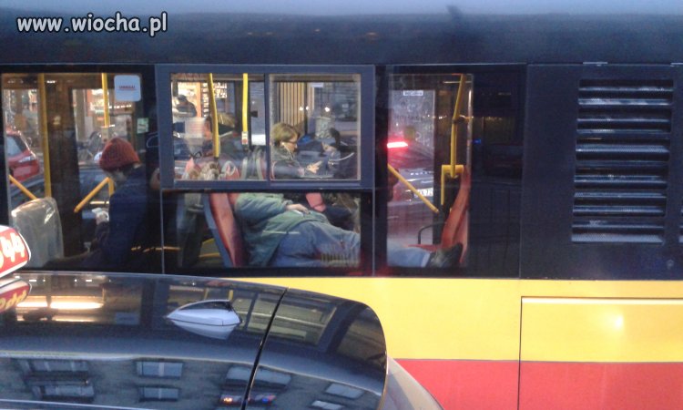 Się rozsiadł...