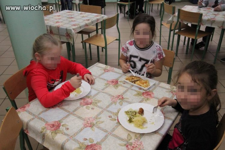 Segregacja dzieci w szkolnej stołówce w Gryficach