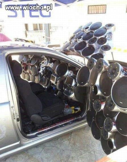 To auto napędza zapewne
