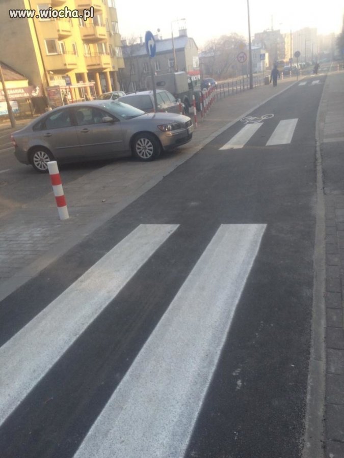 38 przejść dla pieszych na 1km ścieżki rowerowej,
