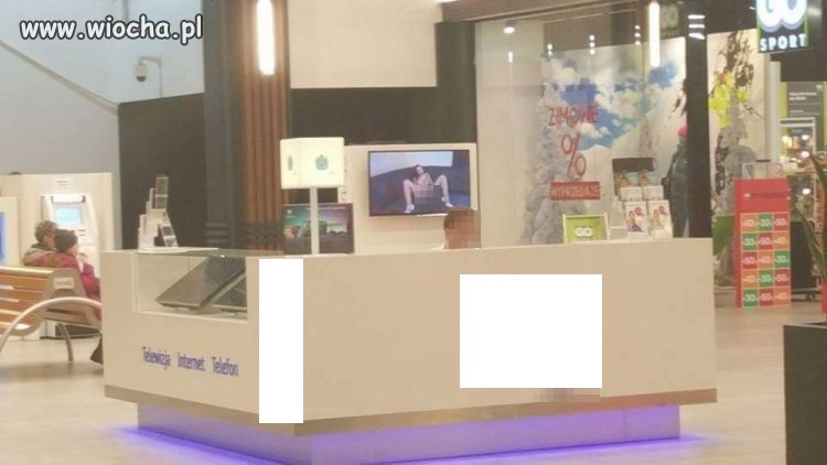 W galerii na stanowisku UPC
