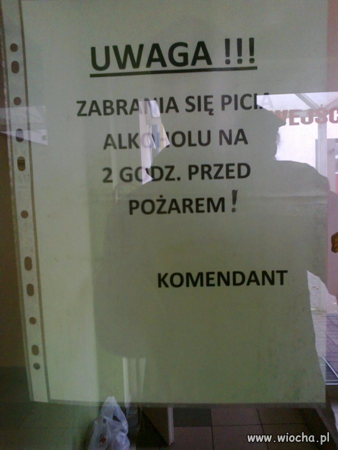 Komendant chyba ma wtyki u Boga .