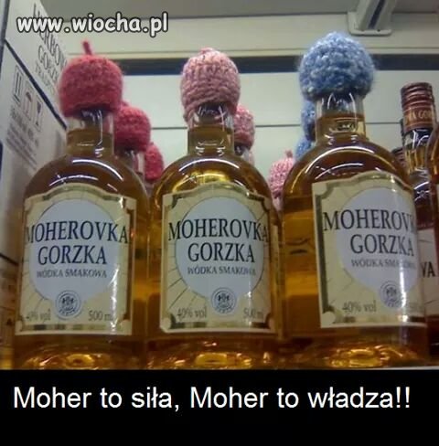 Nawet Mohery mają swoją półkę 