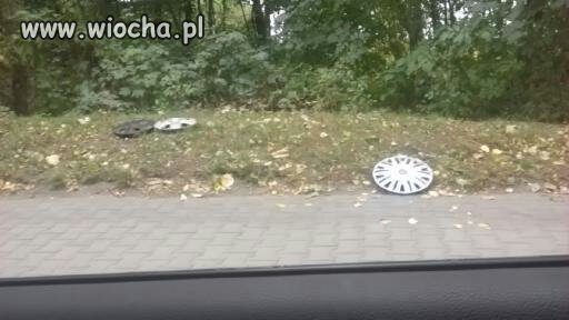 Bo w asfalcie była dziura...