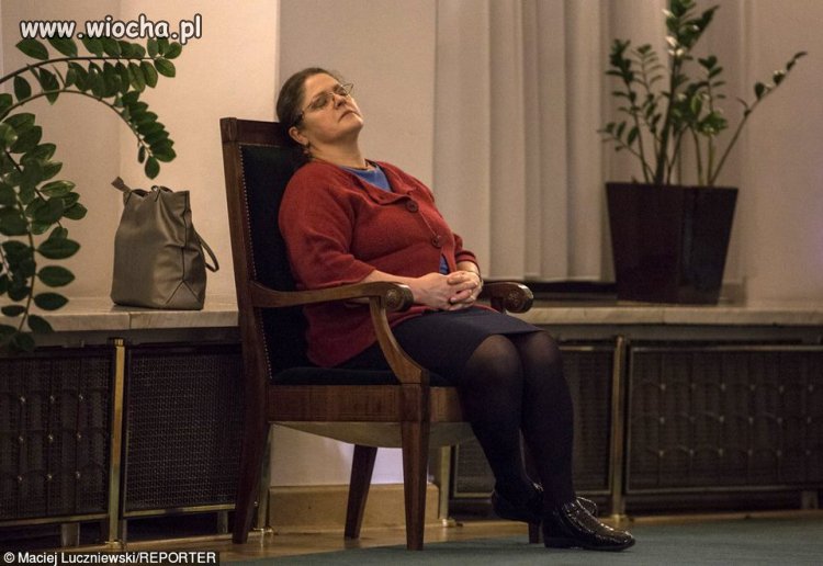 Czy się śpi czy się  leży ale