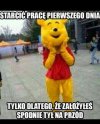 Źle założył spodnie.