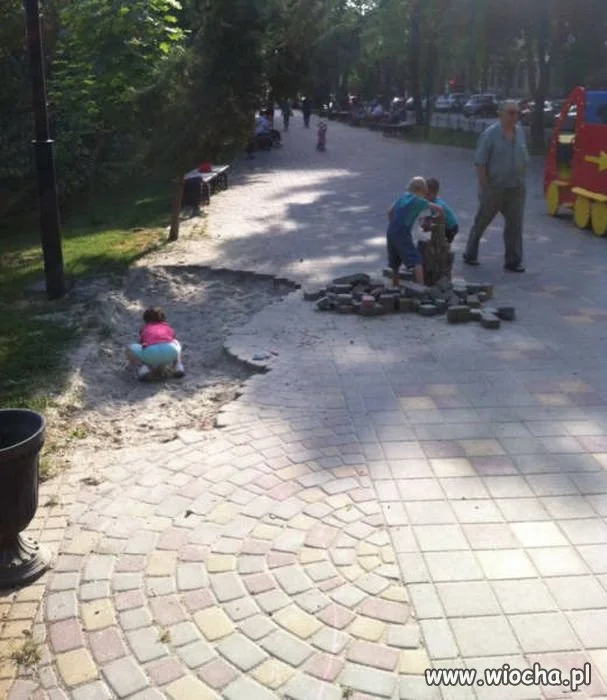 Klocki i piaskownica 