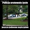 Policja ratuje życie mężczyźnie.