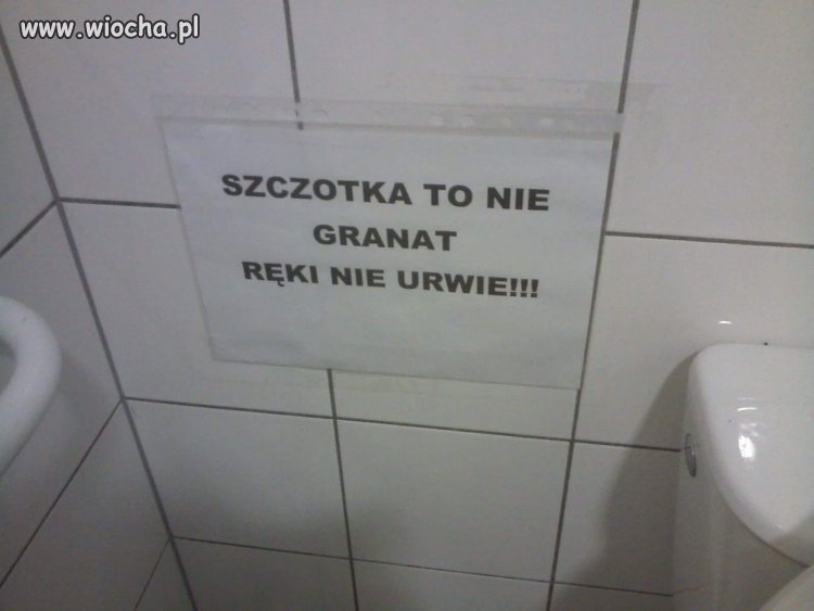 W publicznej toalecie dla kobiet 