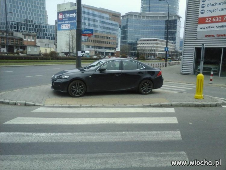 Kolejny mistrz parkowania