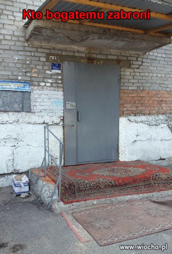 Kto bogatemu zabroni.