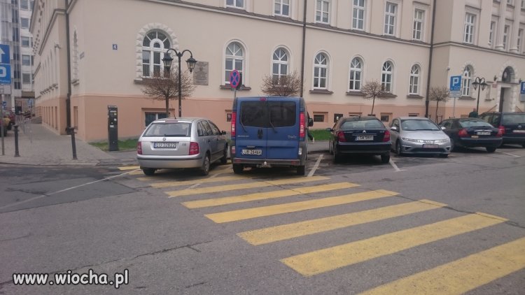 A w centrum wsi parkuję tak!