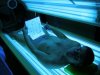 Myśli że od solarium mu urośnie