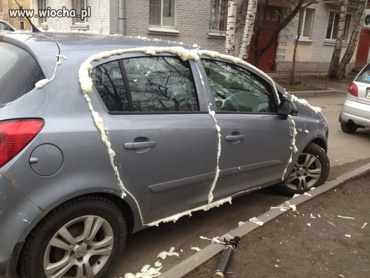 Atak na samochód.