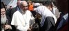 Franciszek przywiózł uchodzców własnym samolotem