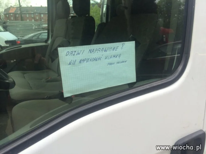 Drzwi naprawione.