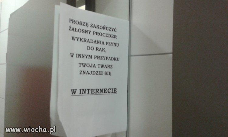 Toaleta ze znikającym płynem do rąk 