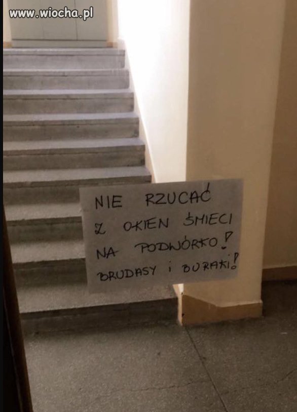Tymczasem w pewnym bloku.