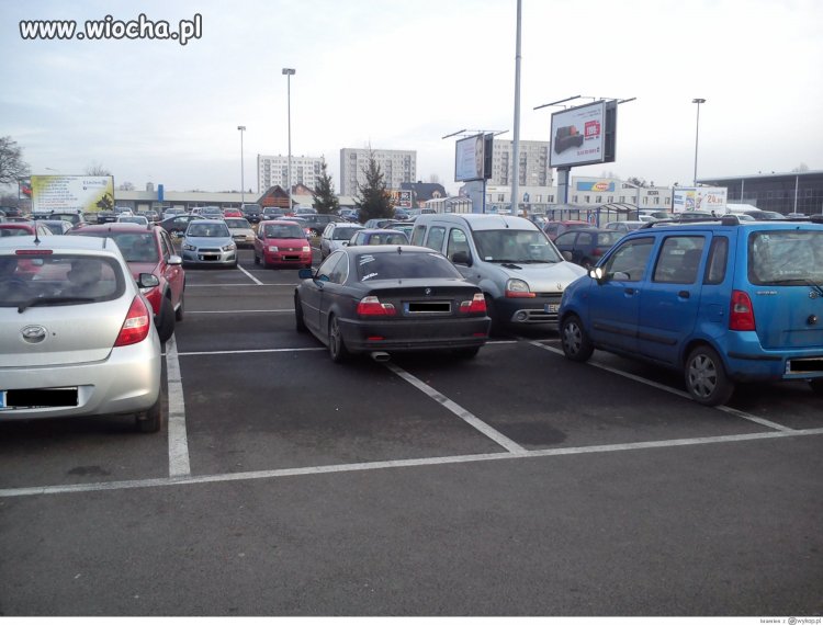 Kupił na wsi BMW-przyjechał do Warszawy na Zakupy