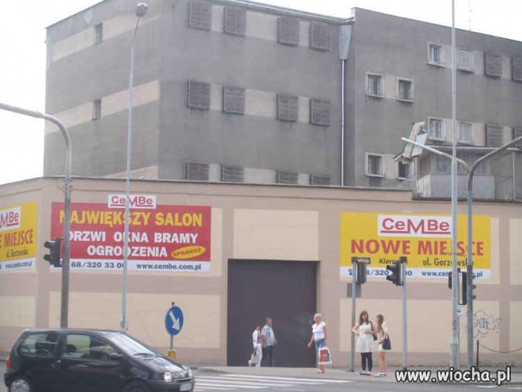 Największy salon okien i bram