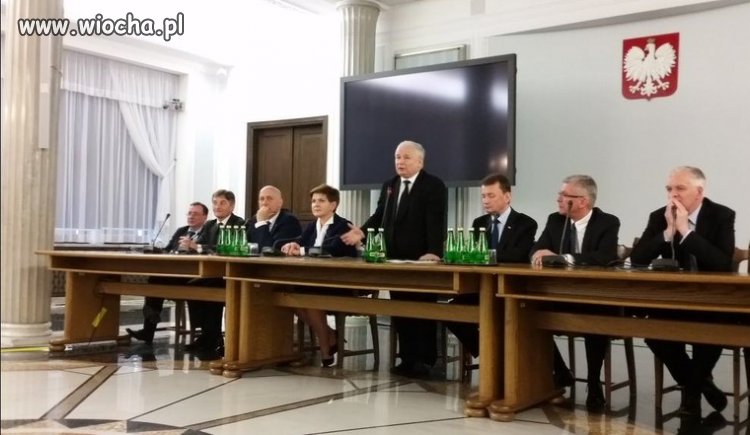 Posiedzenie nowego sądu najwyższego 