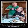 Tatuś dba o swoje dziecko