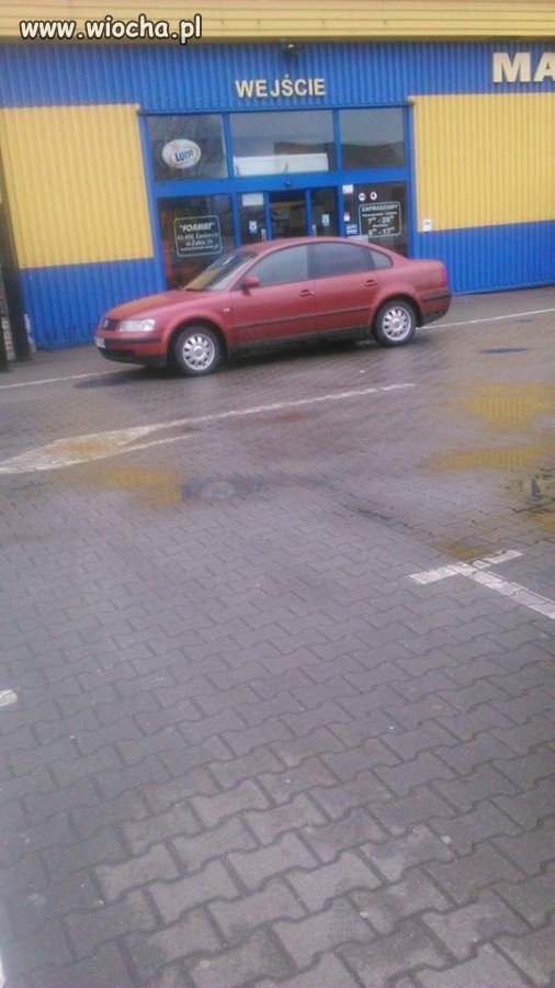 Kolejny mistrz parkowania