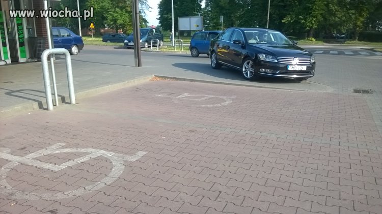 Samochod taty pod biedrą