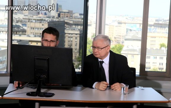 Prezes (wzorem Putina) na czacie